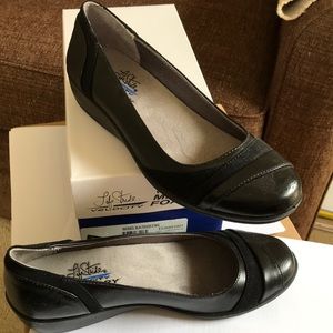 Life stride black flats
